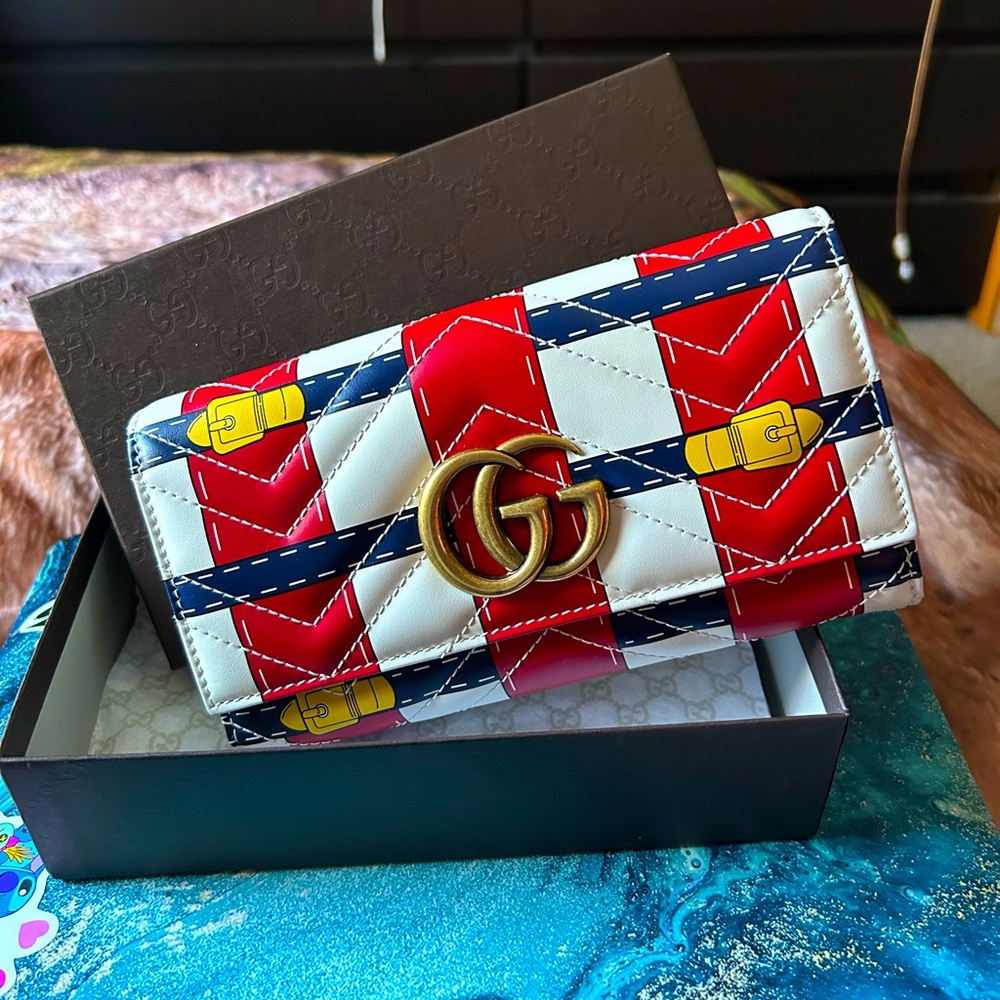 NWOT GUCCI Marmont Long Wallet